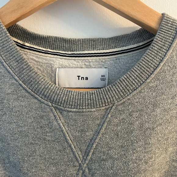 Aritzia (TNA) Crewneck Colour Block Sweater - Picture 3 of 4